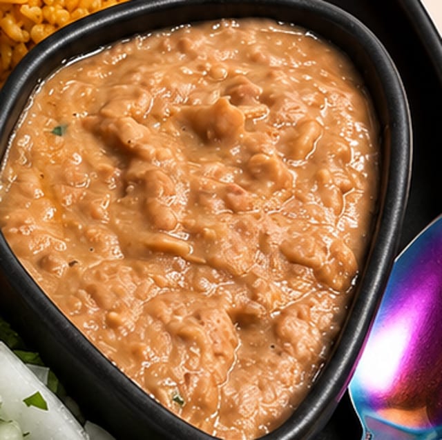Frijoles Refritos.